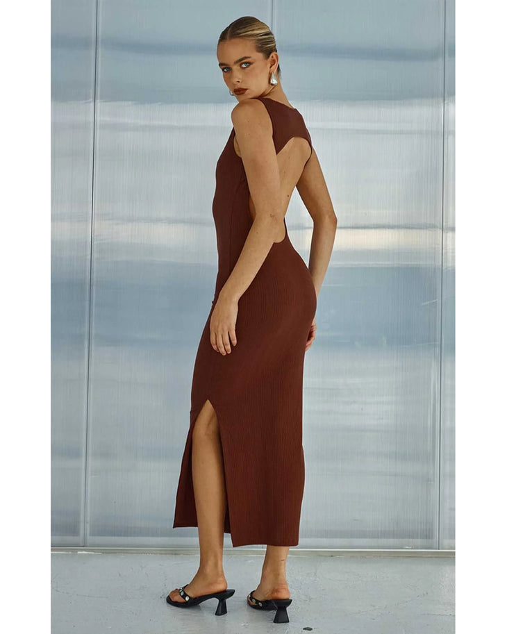 Hudson Midi Dress in burgundy ribbed fabric with sleeveless boat neckline — Runaway The Label | Endless UAE