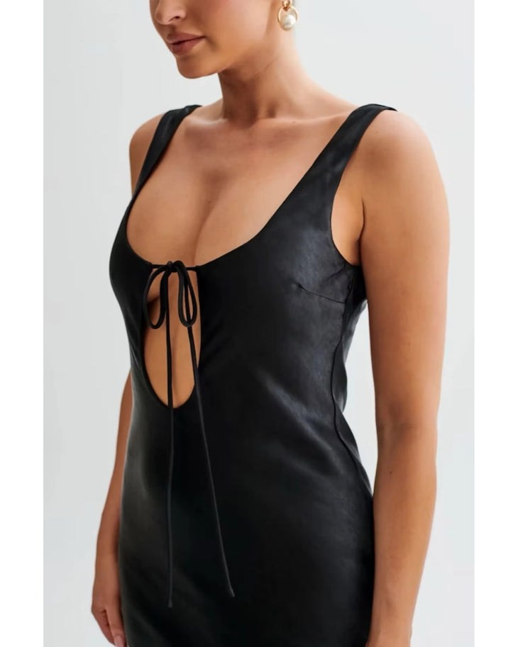 Woman wearing black satin maxi dress with keyhole neckline and tie detail — Meshki | Endless UAE