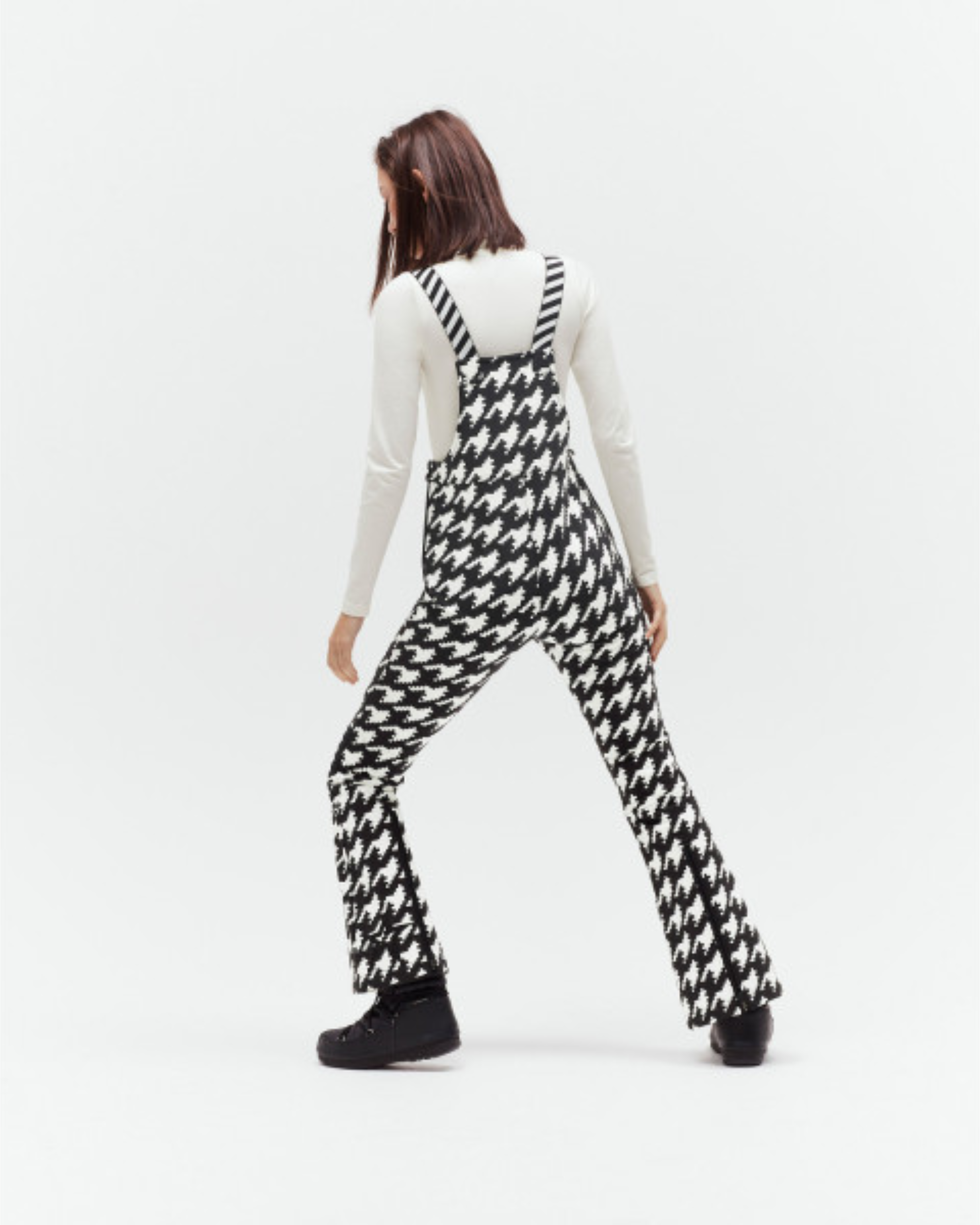Isola Ski Pant in black and white houndstooth pattern — Pefect Moment | Endless UAE