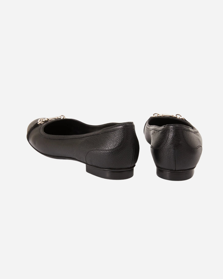 Black leather ballet flat with gold chain link accent on toe — Gucci | Endless UAE