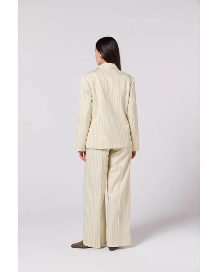 Cream double-breasted blazer and wide-leg trousers set — MAYKA | Endless UAE