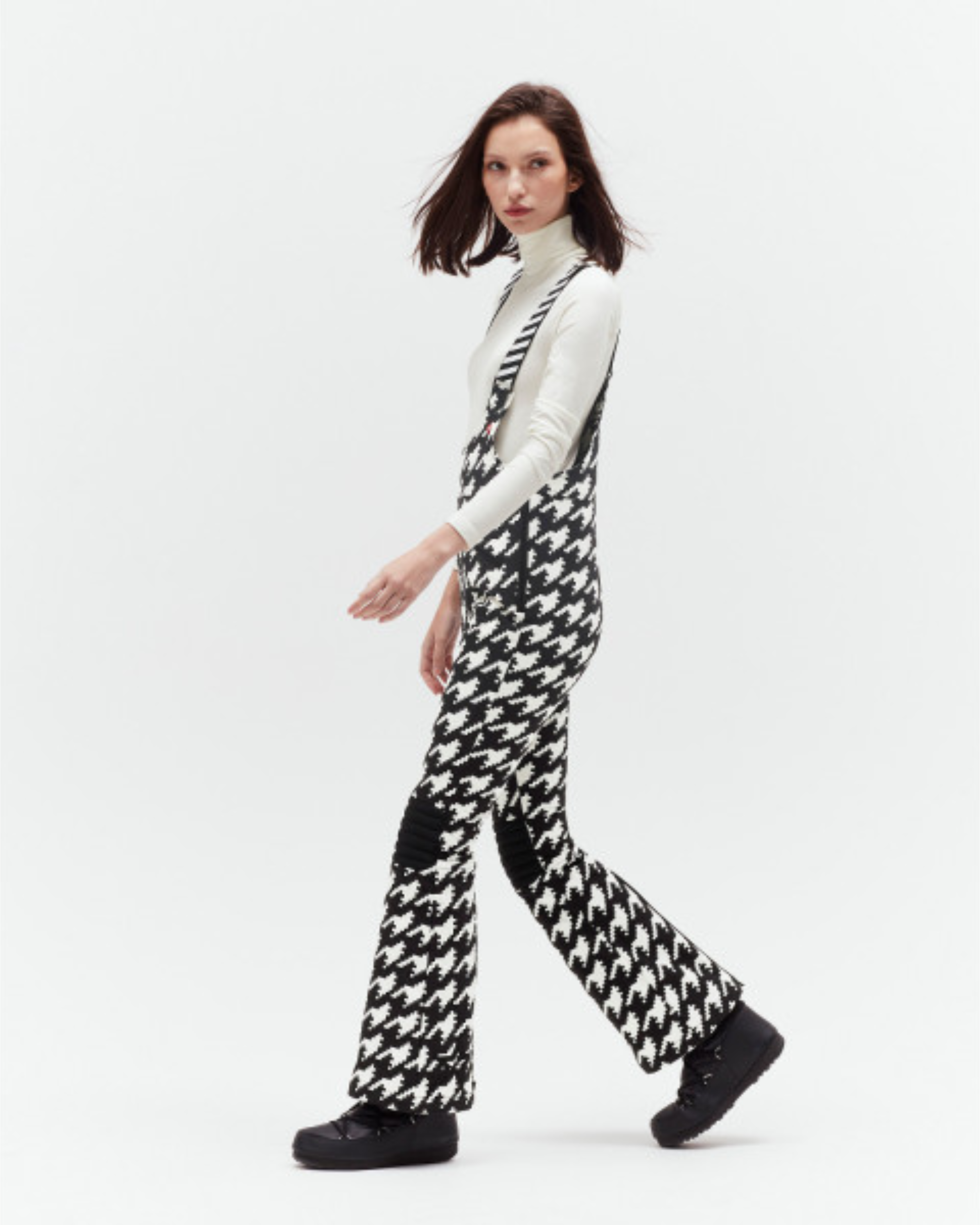 Isola Ski Pant in black and white houndstooth pattern — Pefect Moment | Endless UAE