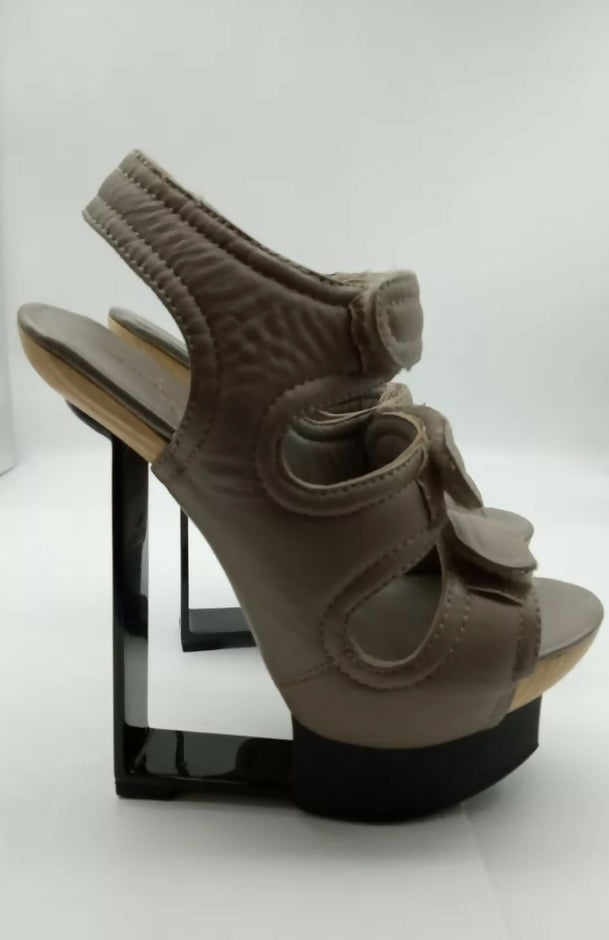 90 Degrees Space Gladiator Sandals - Endless - UAE Rental and Resale for Women's Fashion