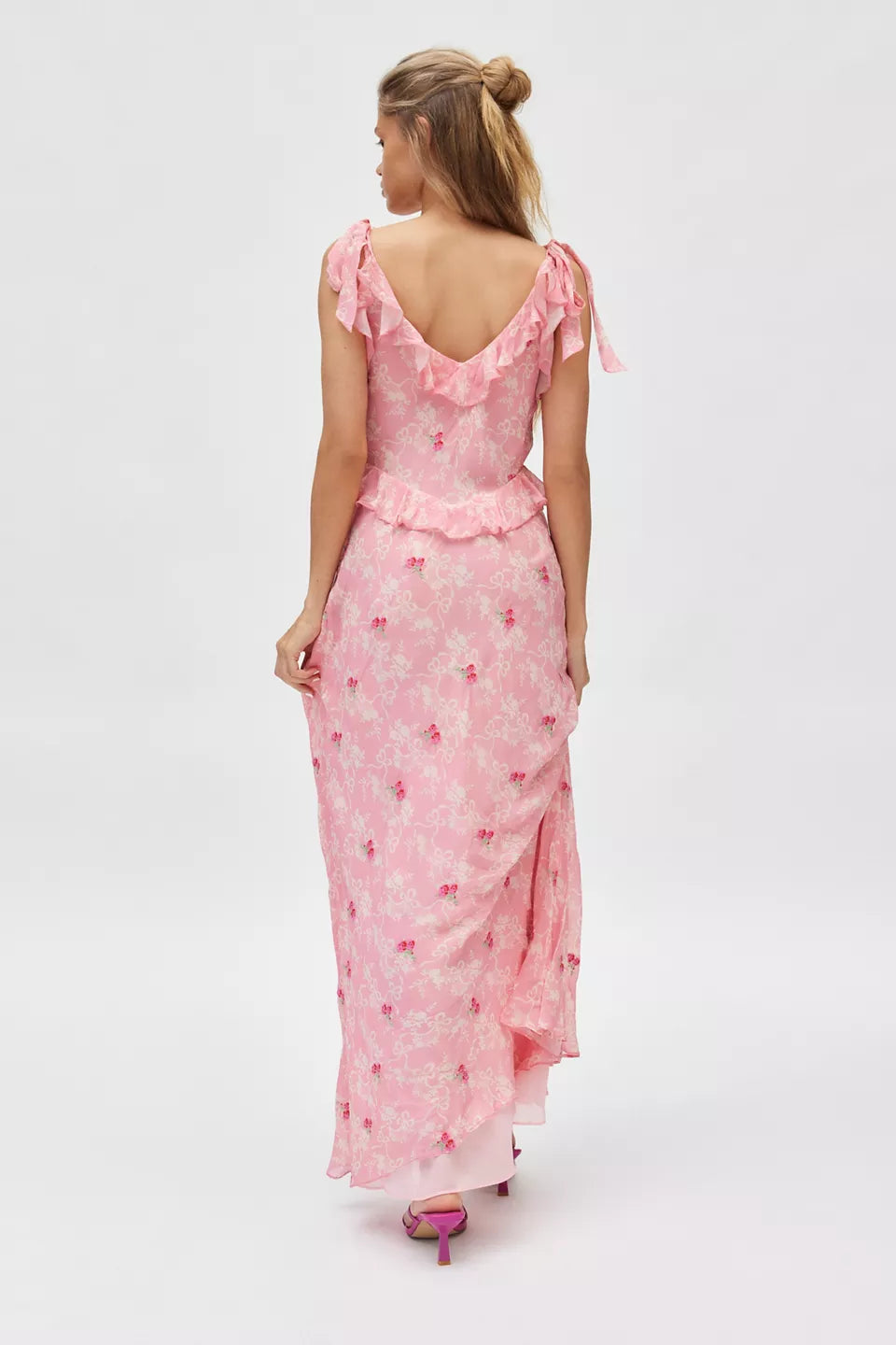 Pink floral maxi dress with ruffled neckline and short sleeves — LoveShackFancy | Endless UAE