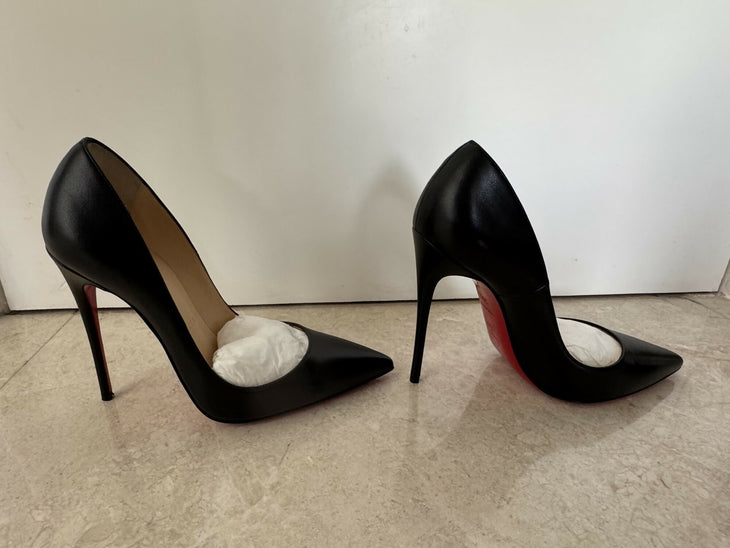 Black pointed-toe pumps with beige leather insole and white tissue paper insert — Endless | Endless UAE