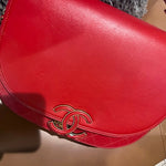Red leather curved messenger bag with interlocking CC logo detail — Chanel | Endless UAE