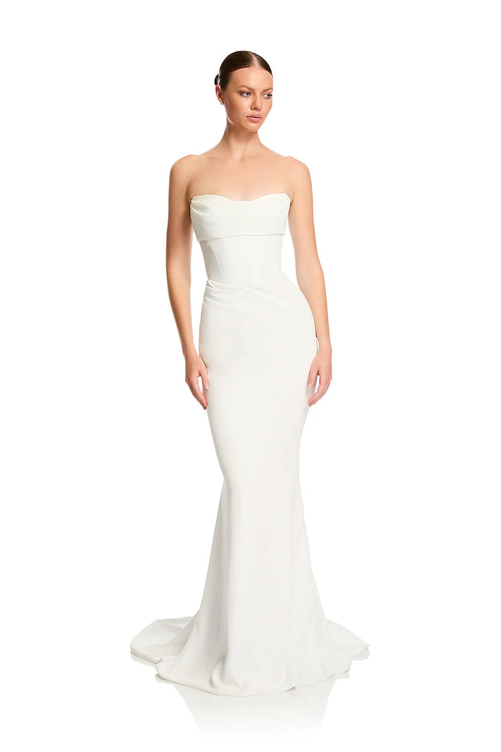 Strapless white mermaid wedding dress with sweetheart neckline and train — Kyha | Endless UAE