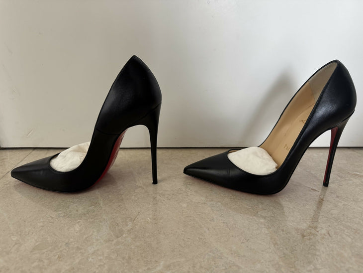 Black pointed-toe pumps with beige leather insole and white tissue paper insert — Endless | Endless UAE