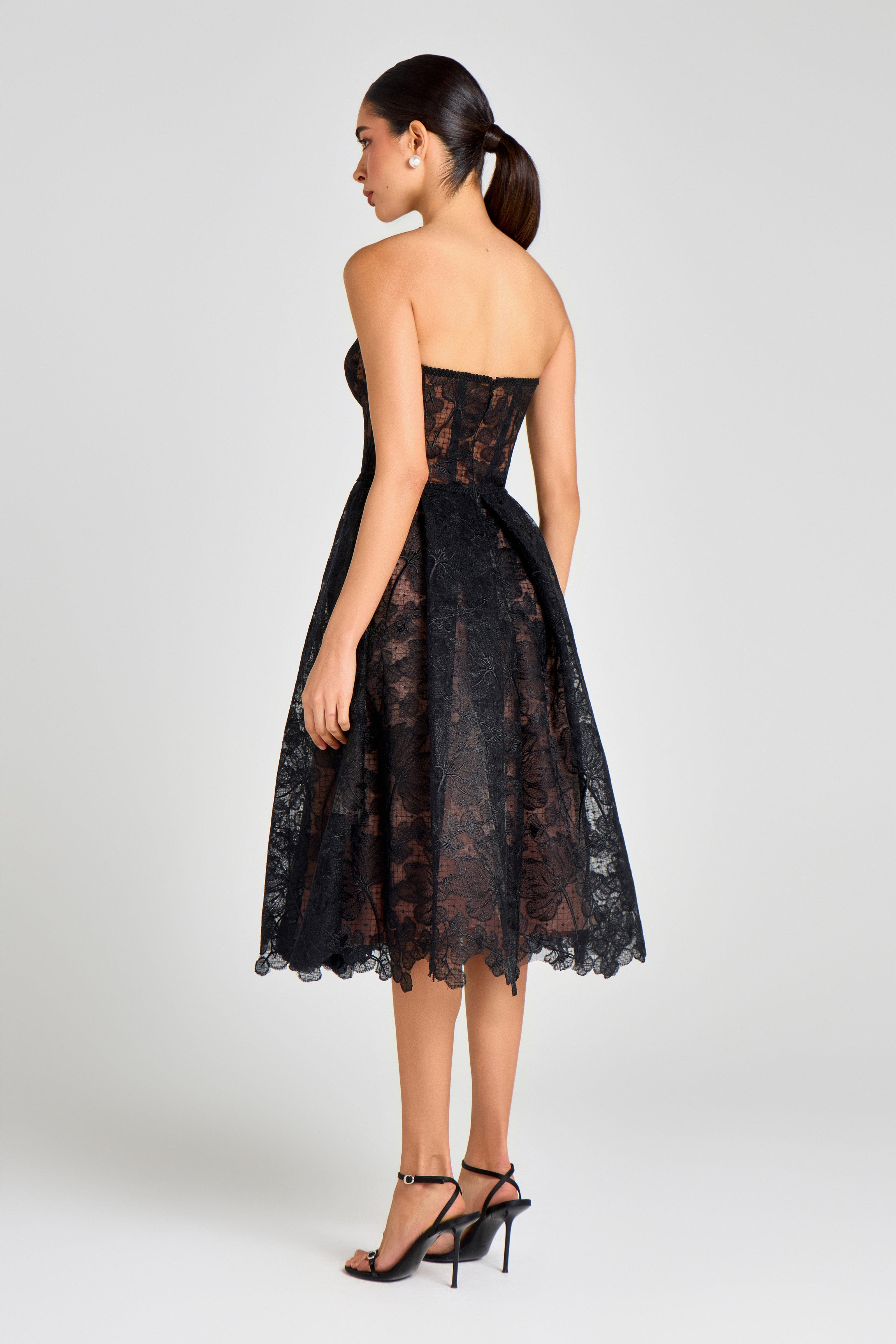 Black strapless lace midi dress with sweetheart neckline — Nadine Merabi | Endless UAE