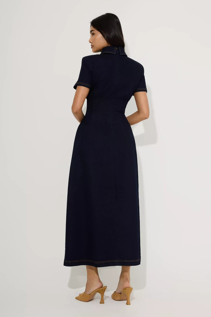 Woman wearing navy cotton denim collared midi dress with short sleeves — Endless | Endless UAE