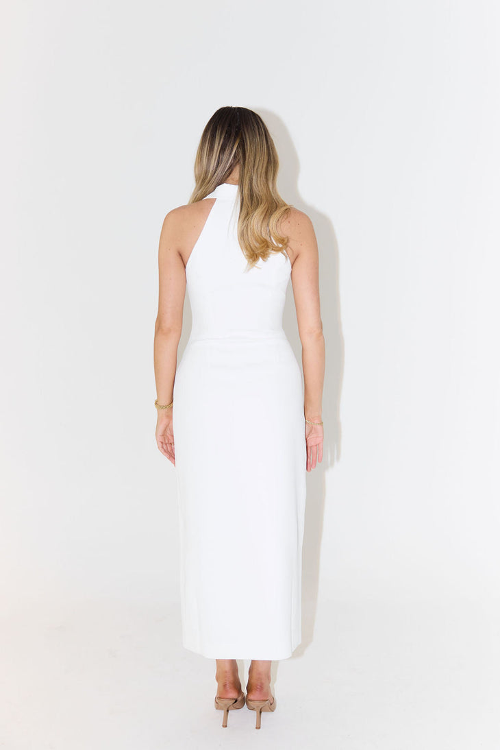 Woman wearing white sleeveless collar maxi dress with halter neckline, back view — Odd Muse | Endless UAE