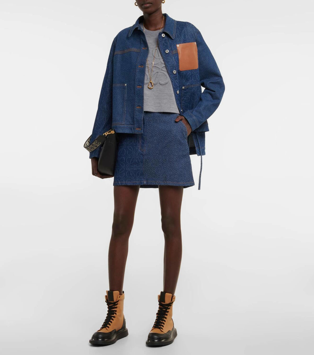 Gray wool-blend sweater with ribbed crew neck, long sleeves, and relaxed cropped fit — Loewe | Endless UAE