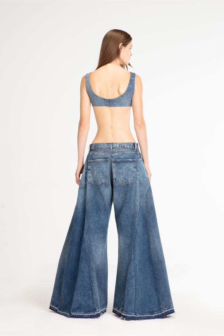 Wide-leg balloon ripped jeans with distressed knee detail in medium blue wash — Mrs. Keepa | Endless UAE