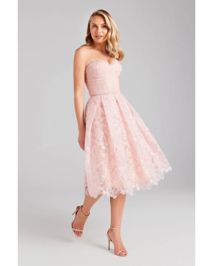 Blush pink strapless lace midi dress with sweetheart neckline — Nadine Merabi | Endless UAE