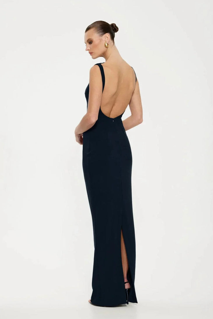 Black sleeveless floor-length gown with fitted silhouette — Effie Kats | Endless UAE