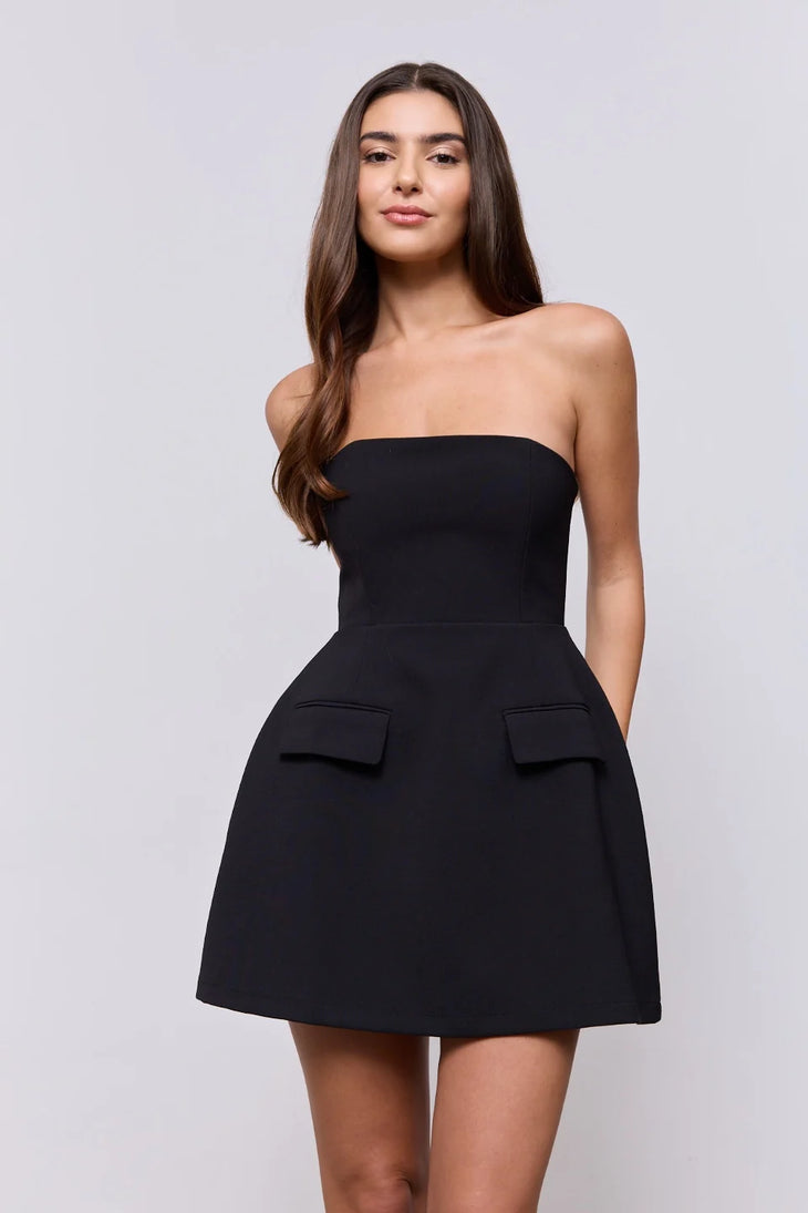 Black strapless dress with pockets and fitted bodice — Odd Muse | Endless UAE