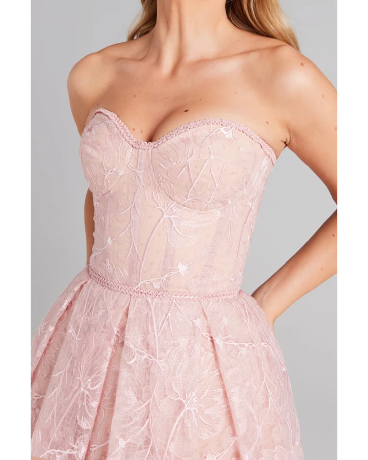 Blush pink strapless lace midi dress with sweetheart neckline — Nadine Merabi | Endless UAE