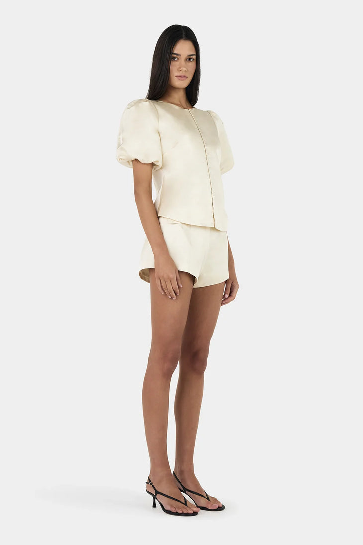 Cream puff sleeve blouse with matching shorts co-ord set — Hansen & Gretel | Endless UAE