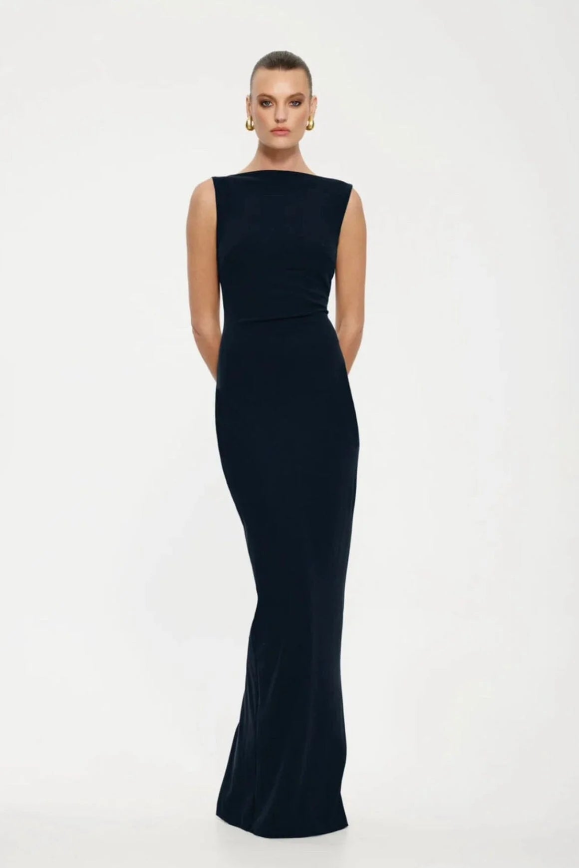 Black sleeveless floor-length gown with fitted silhouette — Effie Kats | Endless UAE