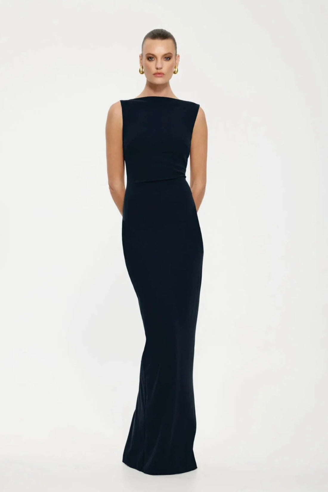 Black sleeveless floor-length gown with fitted silhouette — Effie Kats | Endless UAE
