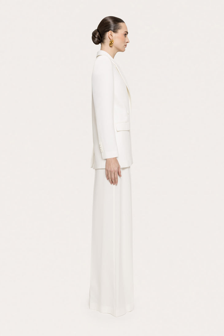 Cream double-breasted blazer with notch lapels and long sleeves — Nissa | Endless UAE