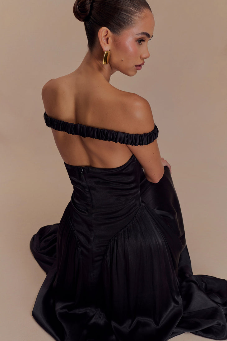 Black off-shoulder maxi dress with dropped waist and pleated skirt — Meshki | Endless UAE