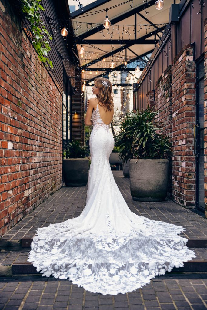 Shawnee white lace mermaid wedding dress with fur wrap — JESSICA COUTURE | Endless UAE