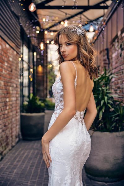 Shawnee white lace mermaid wedding dress with fur wrap — JESSICA COUTURE | Endless UAE