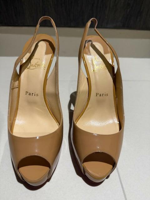 Beige Patent Leather Lady Peep Slingback Pumps - Endless - UAE Rental and Resale for Women's Fashion