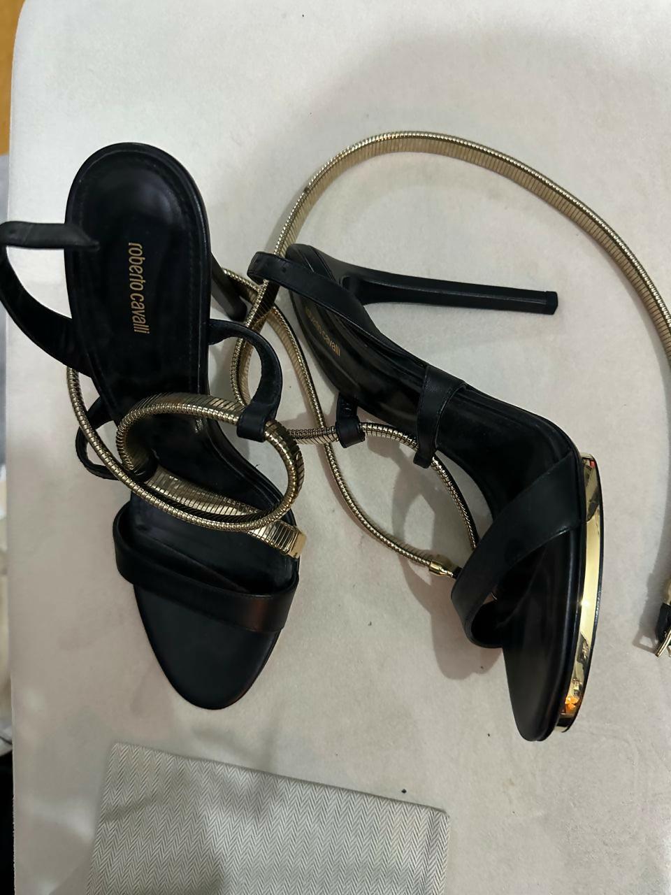 Black Leather Printed Sandal - Endless - UAE Rental and Resale for Women's Fashion