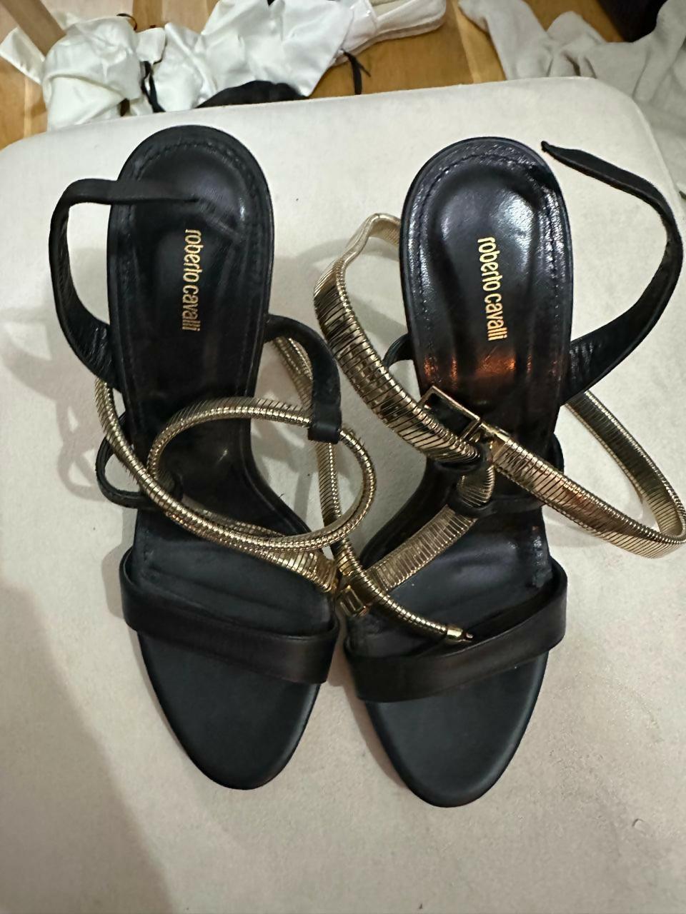 Black Leather Printed Sandal - Endless - UAE Rental and Resale for Women's Fashion