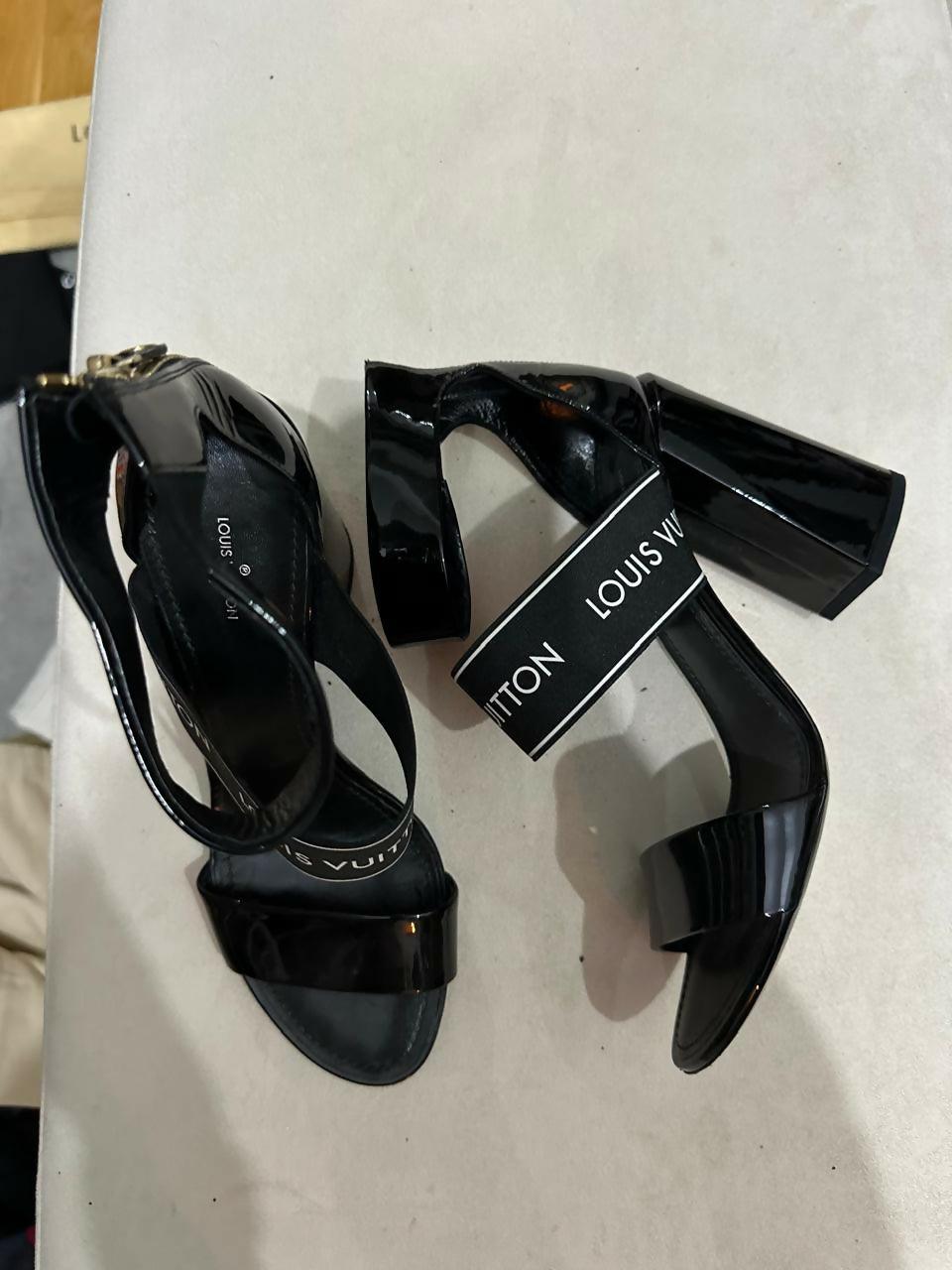 Black Patent Leather Star Trail Ankle Strap Sandals - Endless - UAE Rental and Resale for Women's Fashion