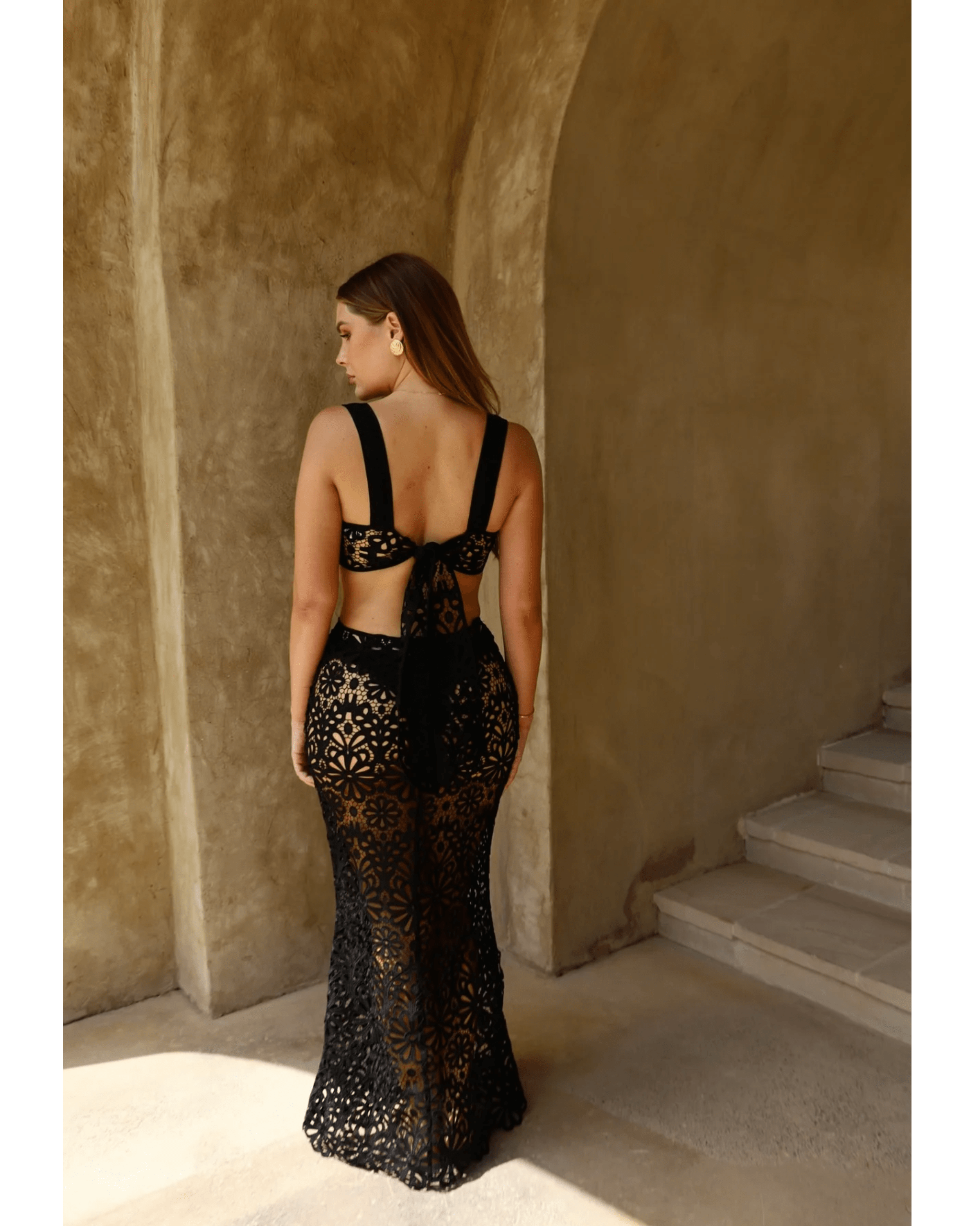 Black Sleeveless Crochet Crop Top - Endless - UAE Rental and Resale for Women's Fashion