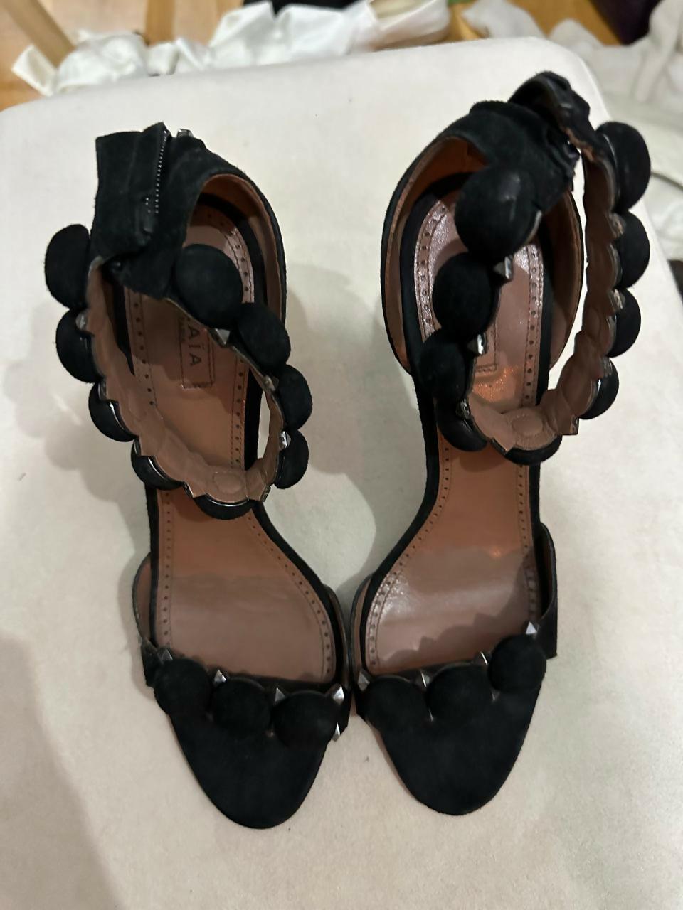 Bombe Heeled Sandals - Endless - UAE Rental and Resale for Women's Fashion