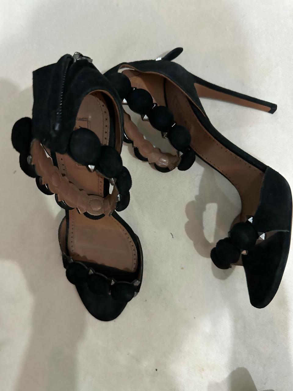Bombe Heeled Sandals - Endless - UAE Rental and Resale for Women's Fashion