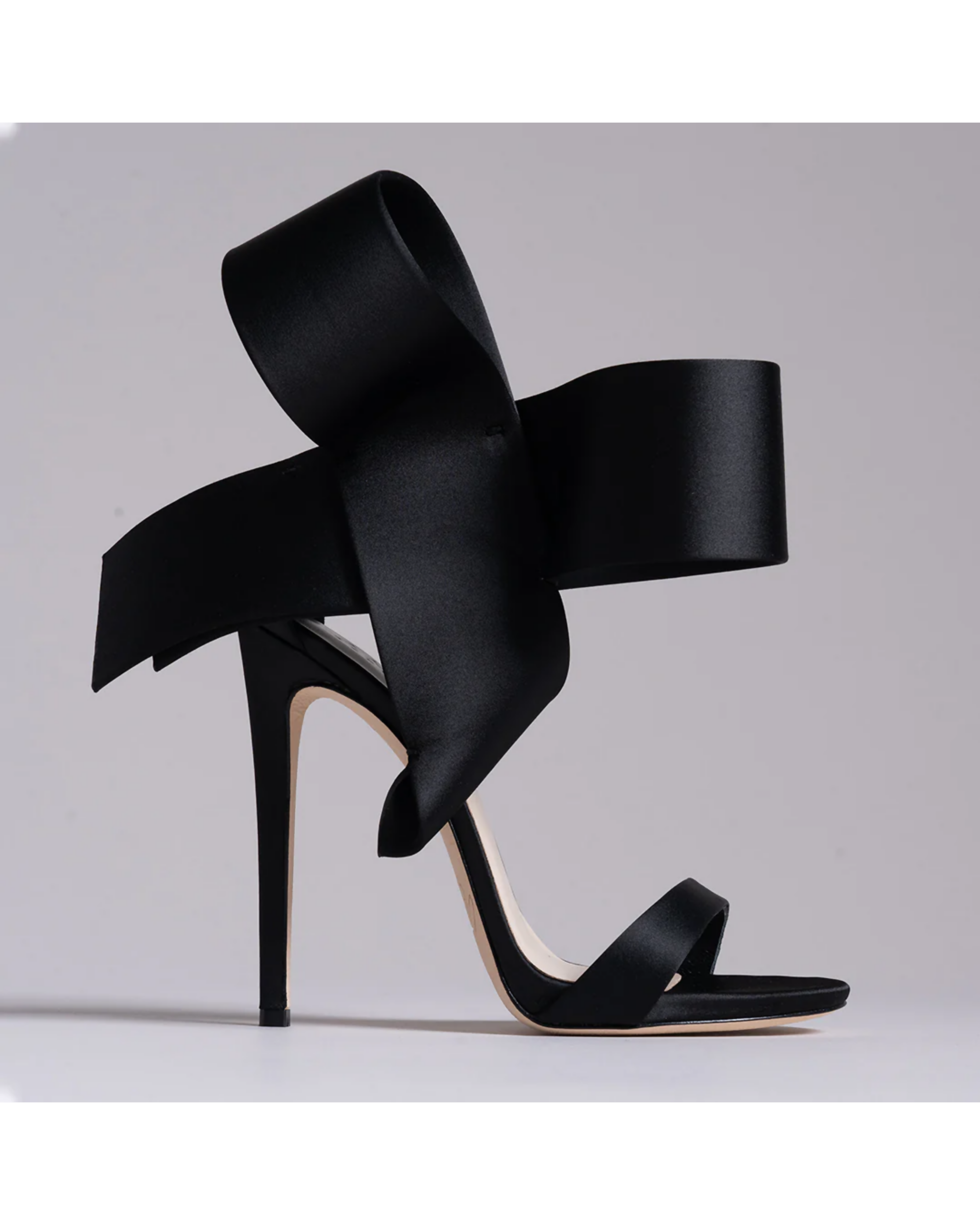 Bow Open-Toe Sandals - Endless - UAE Rental and Resale for Women's Fashion