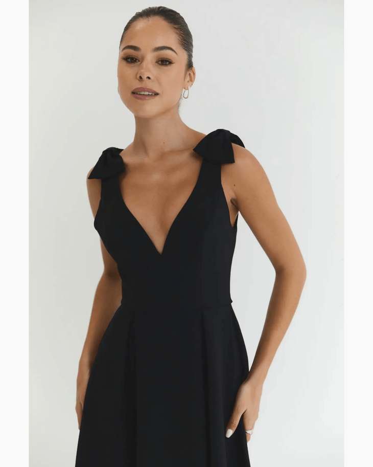Bowie Black Dress - Endless - UAE Rental and Resale for Women's Fashion