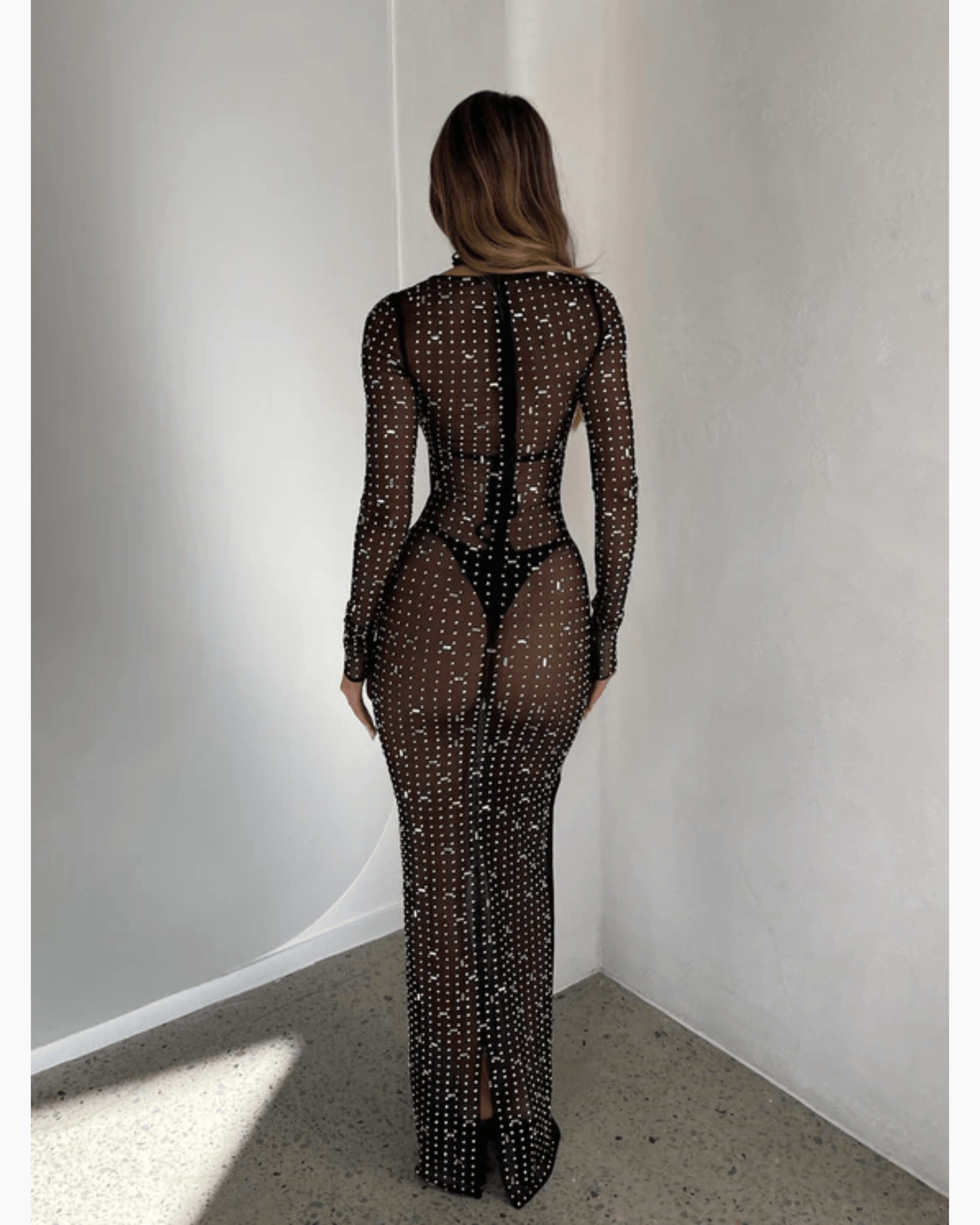 Ciaran Long Sleeve Maxi Dress - Endless - UAE Rental and Resale for Women's Fashion