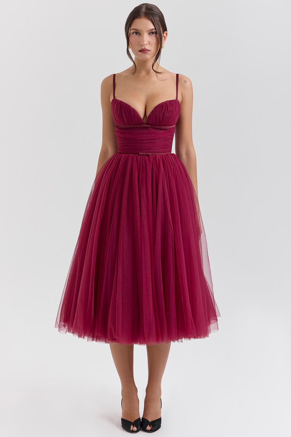 Burgundy tulle midi dress with sweetheart neckline and ruched bodice — House of CB | Endless UAE