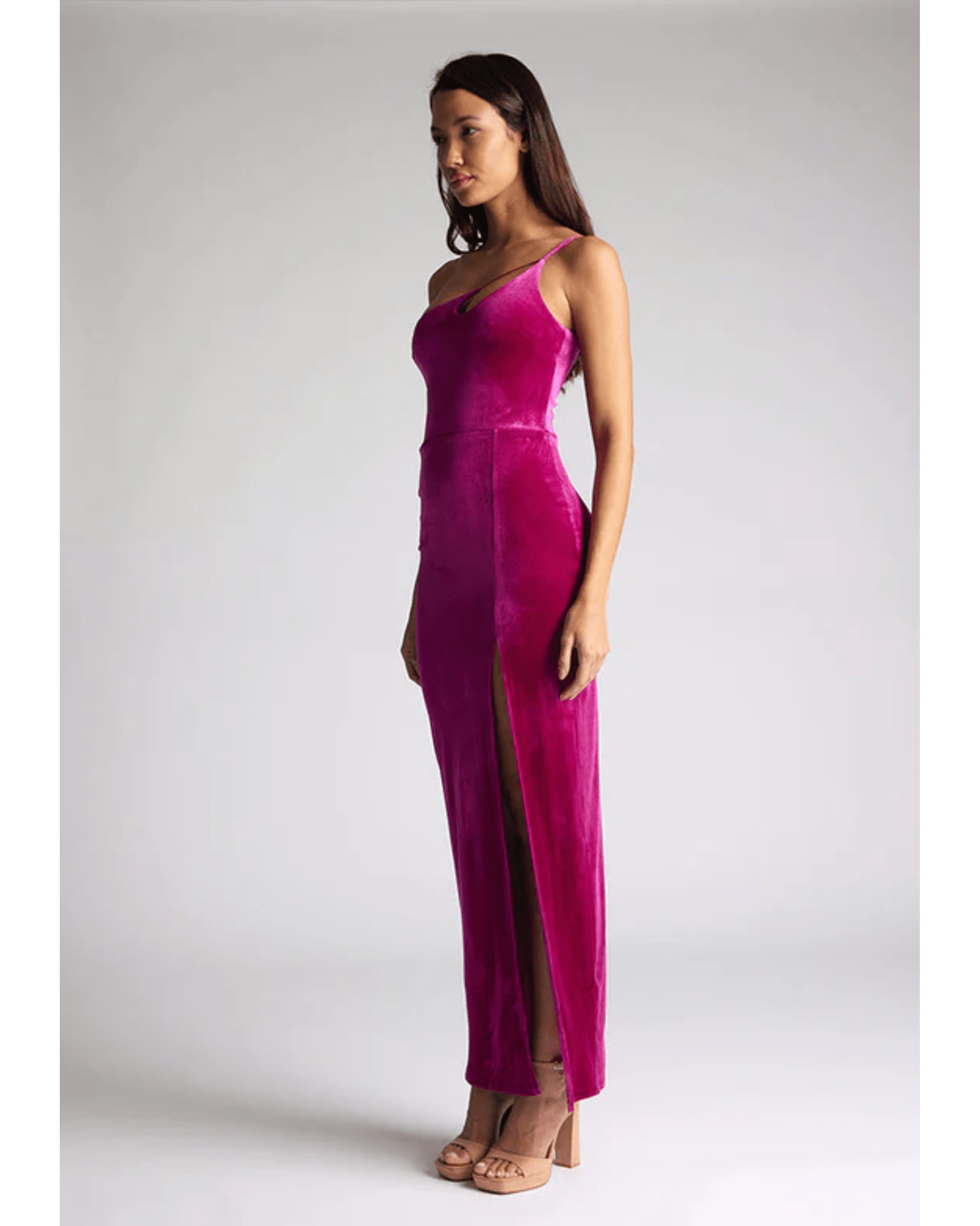 Daniella Magenta Velvet Maxi Dress - Endless - UAE Rental and Resale for Women's Fashion