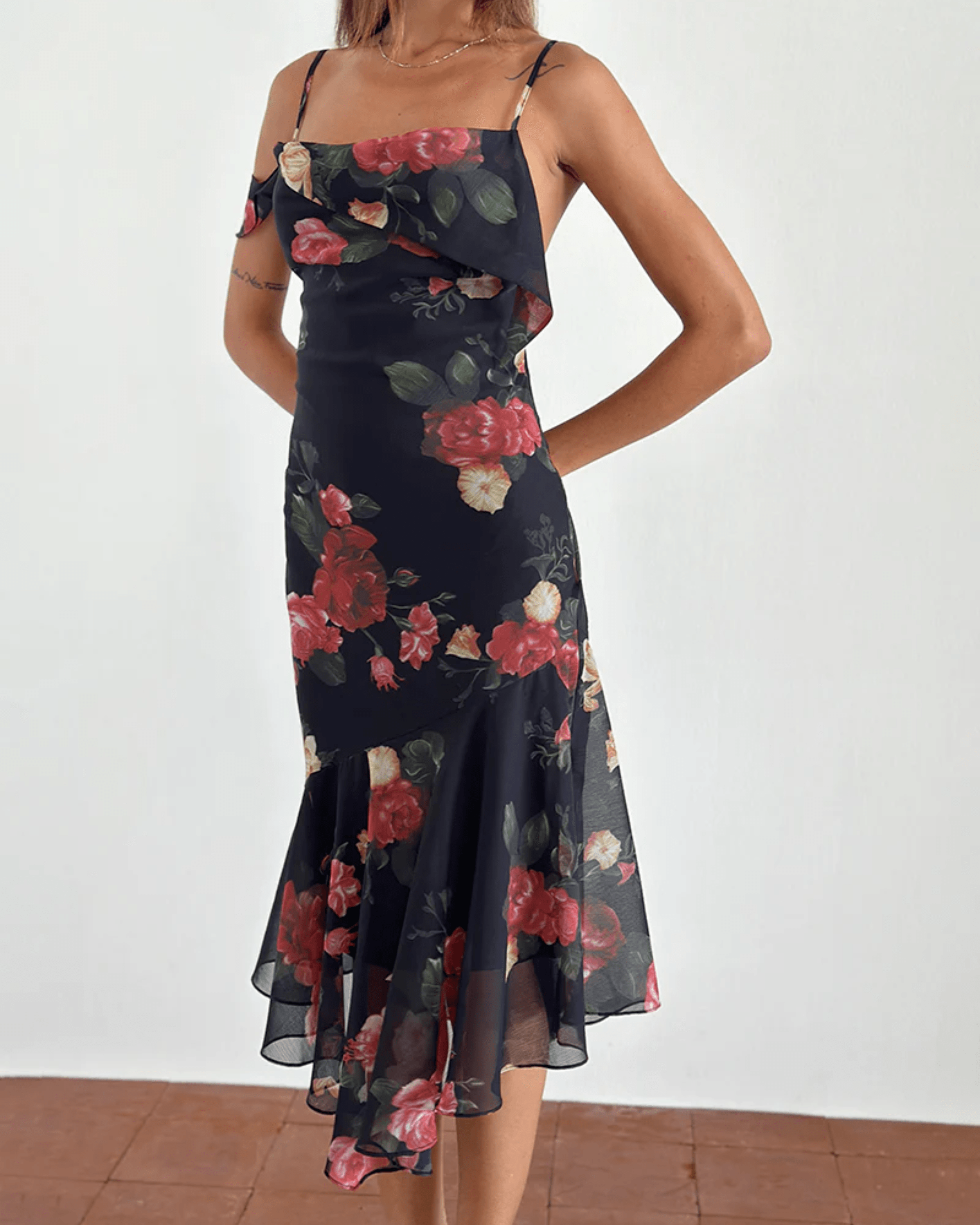 Dansya Midi Dress - Endless - UAE Rental and Resale for Women's Fashion