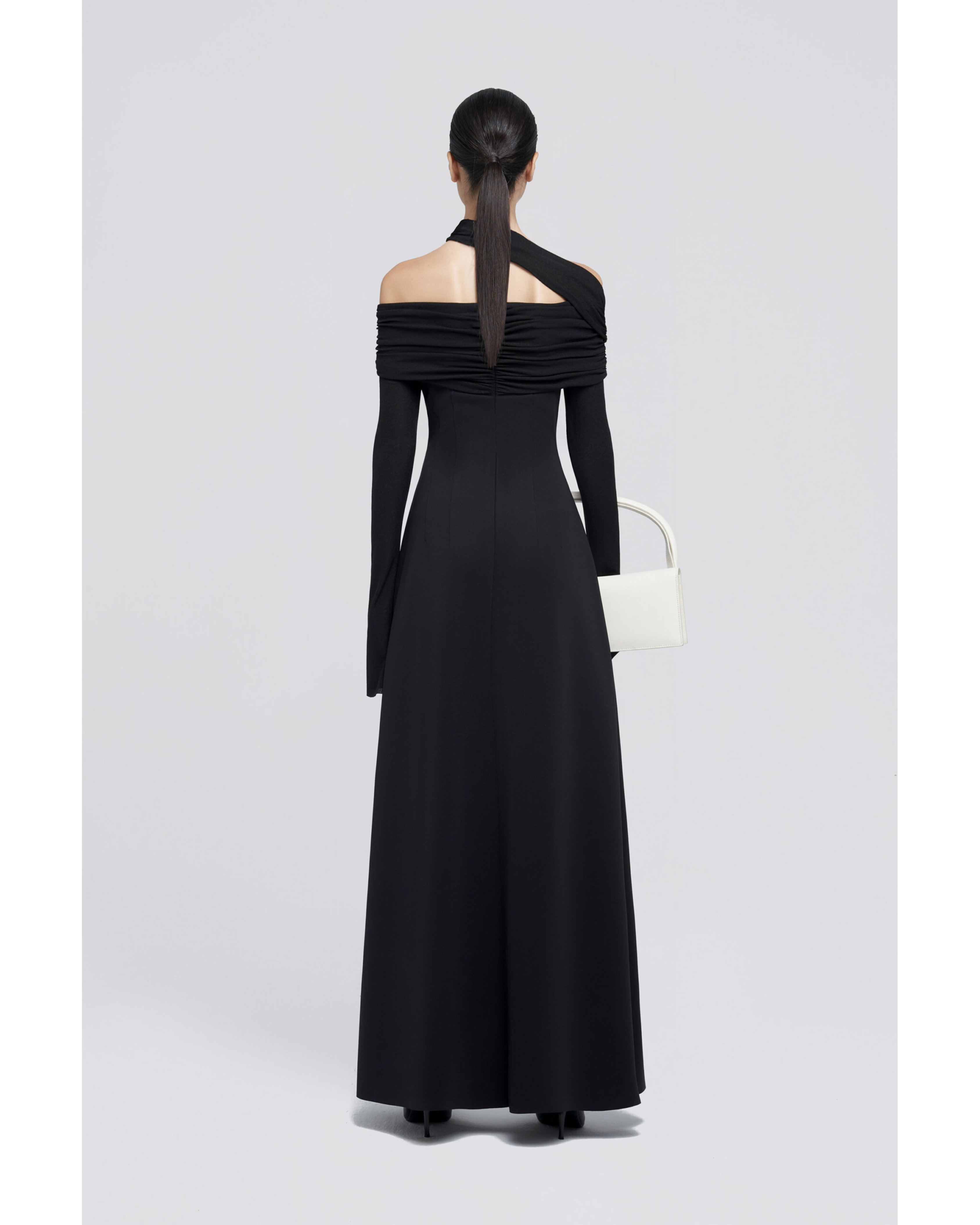 Dione Maxi Dress - Endless - UAE Rental and Resale for Women's Fashion