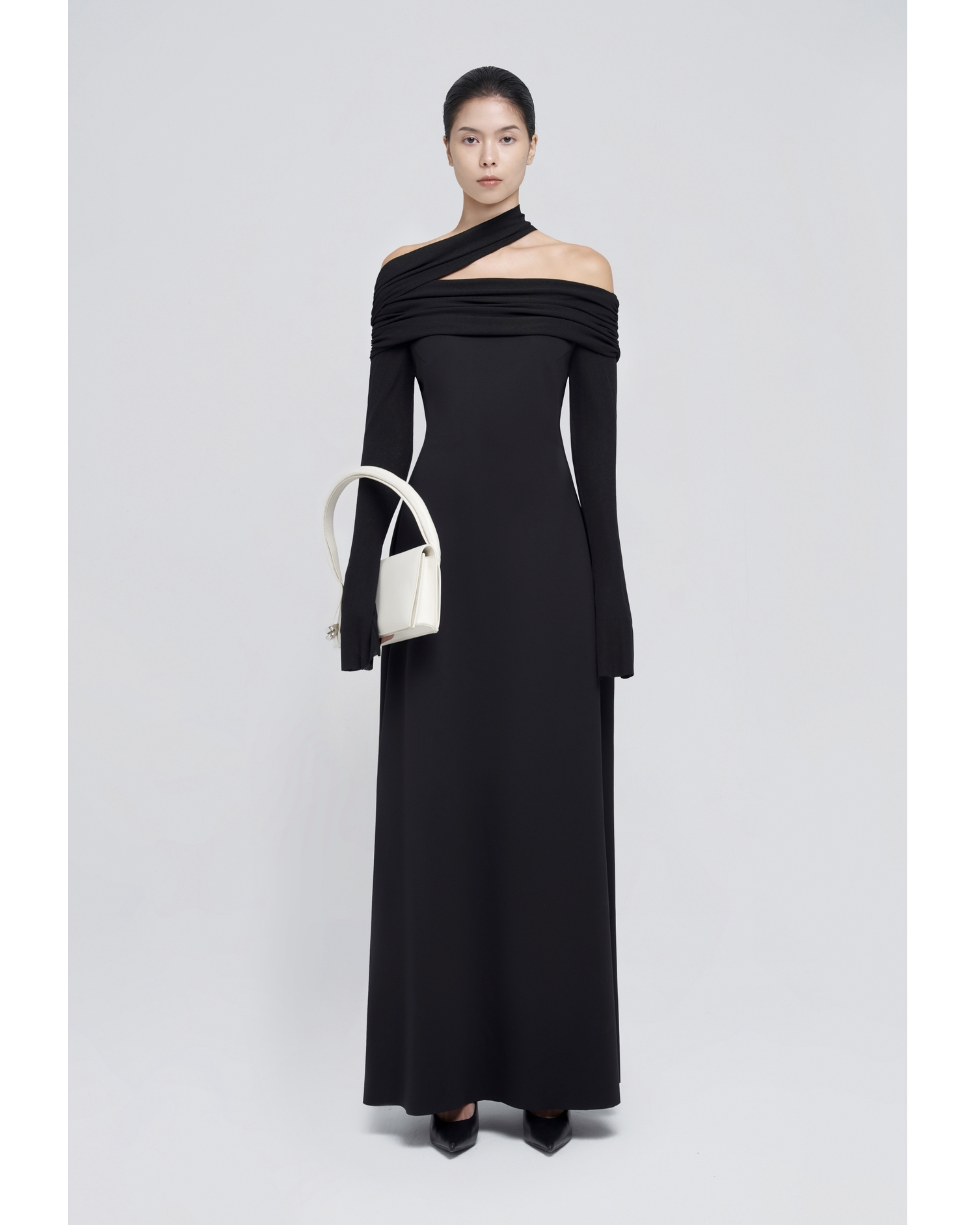 Dione Maxi Dress - Endless - UAE Rental and Resale for Women's Fashion