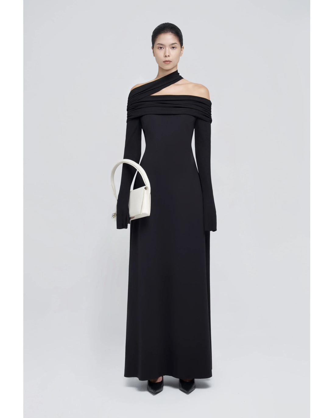 Dione Maxi Dress - Endless - UAE Rental and Resale for Women's Fashion