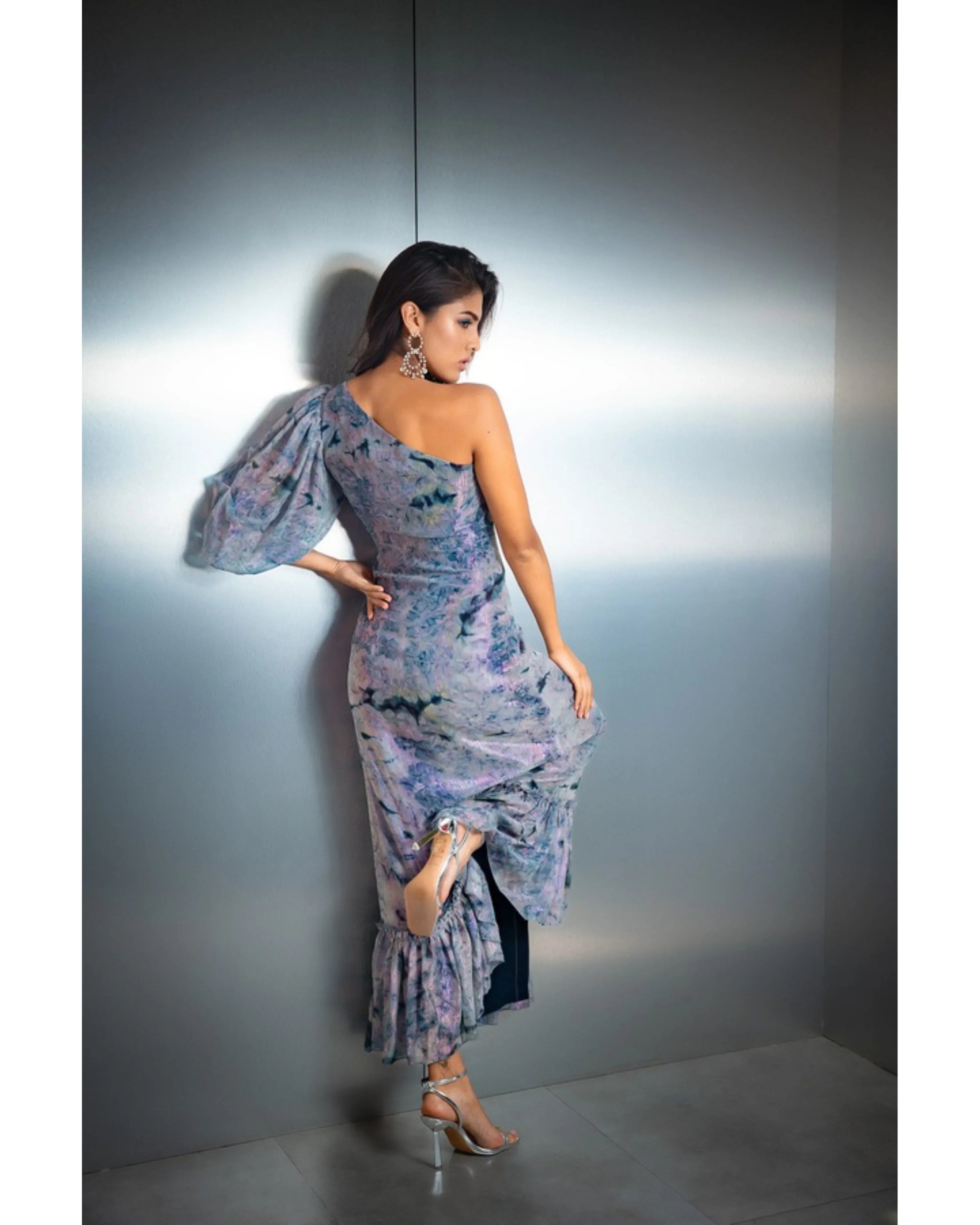Elle Ruffle Dress - Endless - UAE Rental and Resale for Women's Fashion