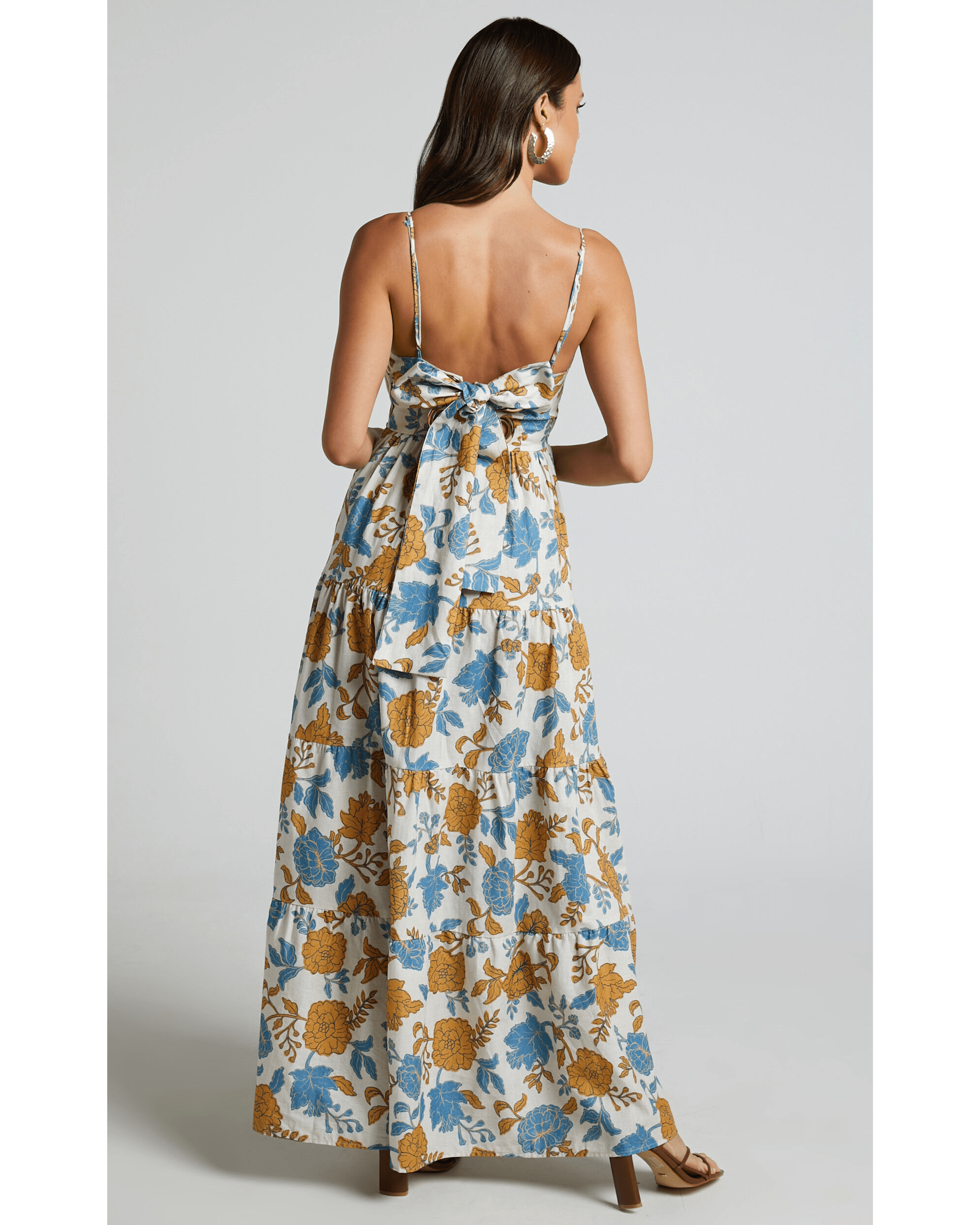 Emerita Linen Blend Sweetheart Twist Front Tie Back Midi Dress - Endless - UAE Rental and Resale for Women's Fashion