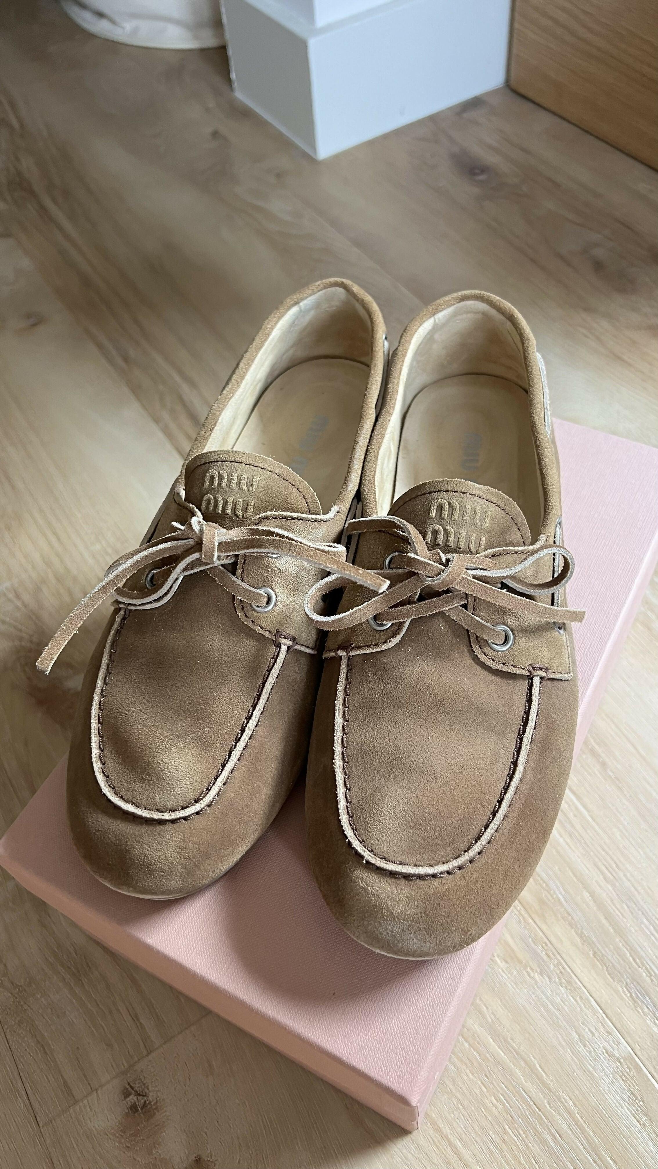 Faded Unlined Suede Loafers - Endless - UAE Rental and Resale for Women's Fashion