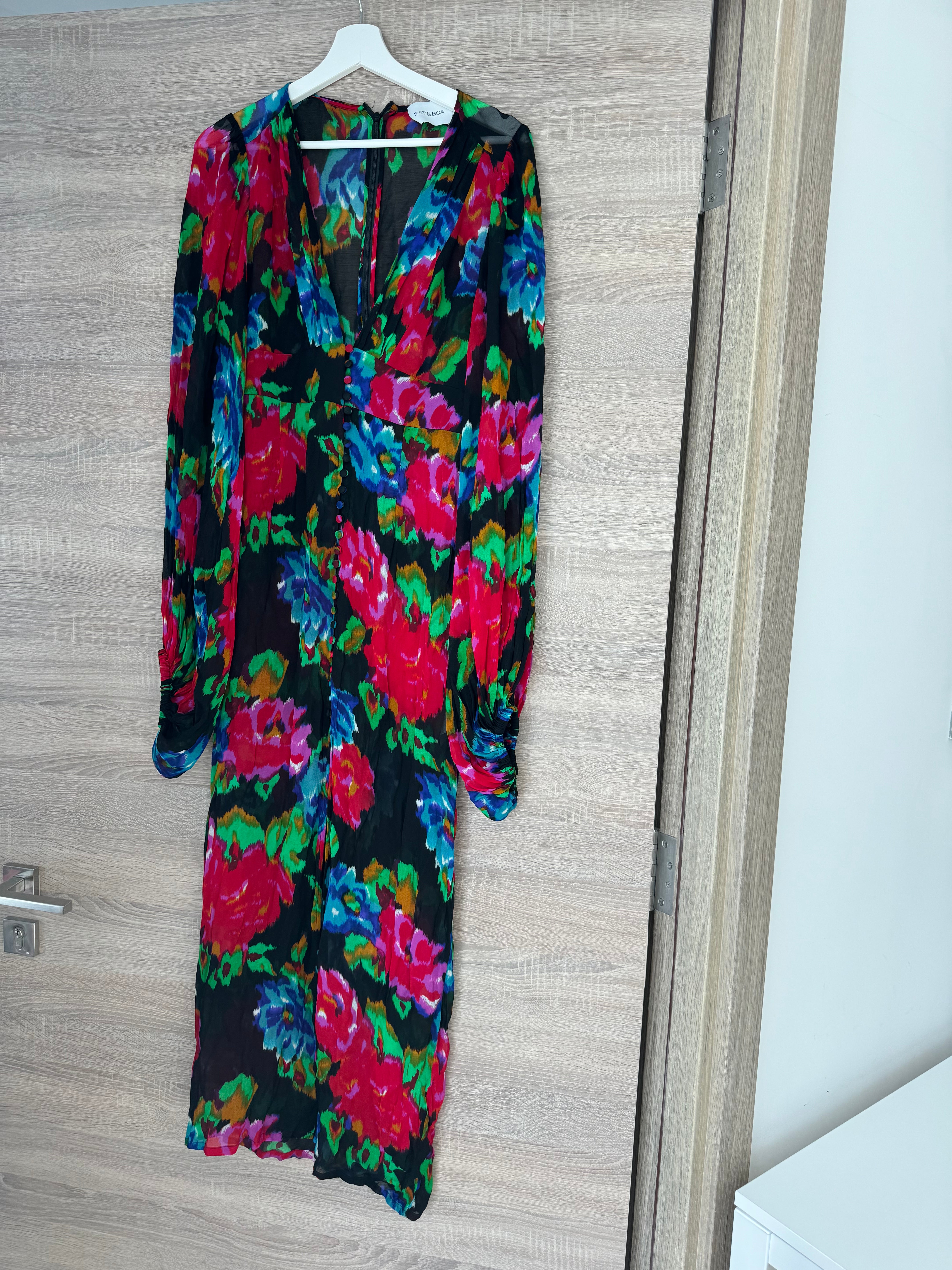 Ferreira Dress - Endless - UAE Rental and Resale for Women's Fashion