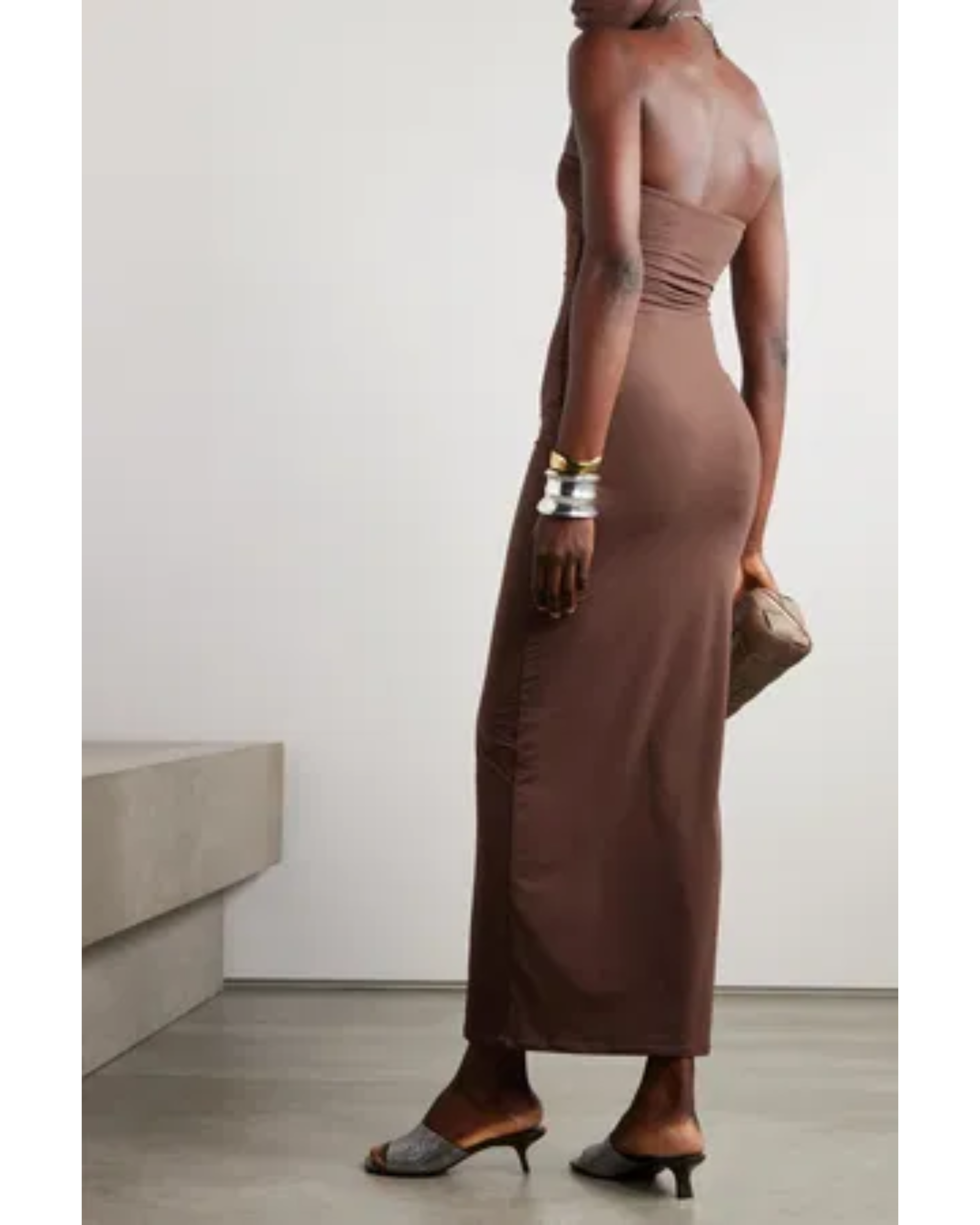 Fits Everybody Tube Dress - Endless - UAE Rental and Resale for Women's Fashion