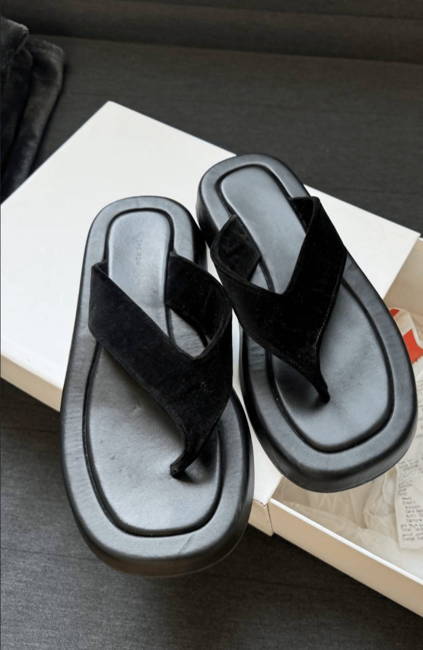 Ginza Leather and Velvet Platform Flip Flops - Endless - UAE Rental and Resale for Women's Fashion